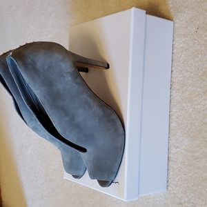 Halogen gray suede shoes. Size 8.5.